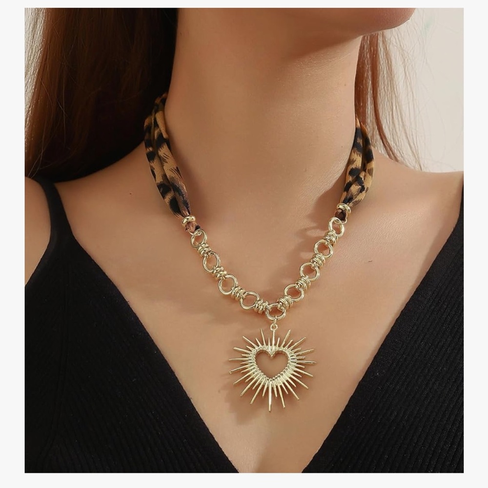🆕 Scarf Necklace for Women Vintage Leopard Print Fabric Choker